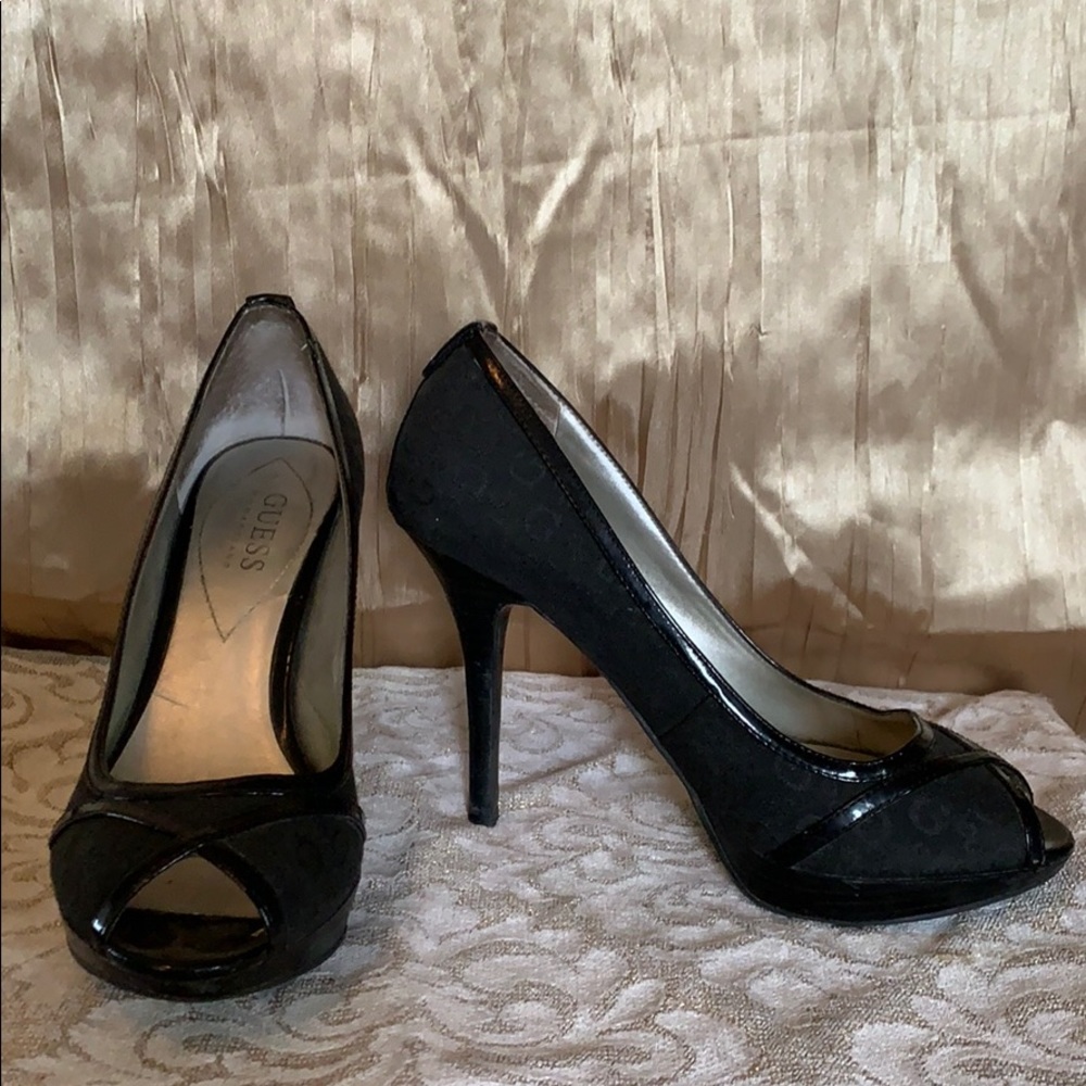 Sexy black peep toe heel